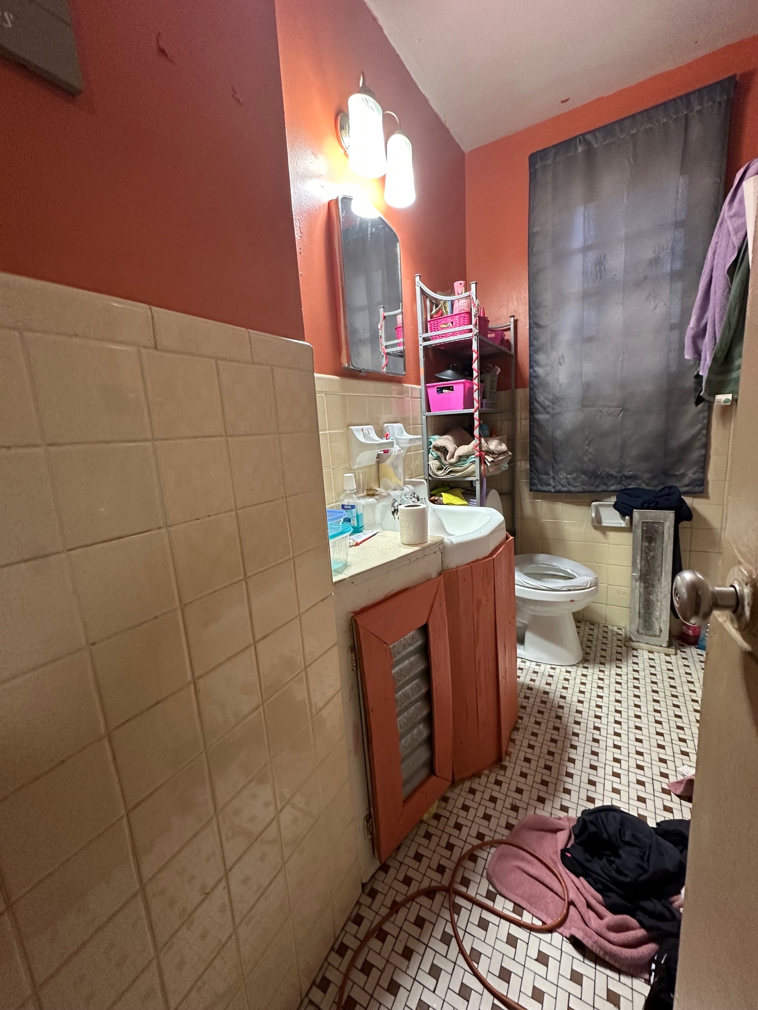 Bathroom in 1132 Avondale Rd Montgomery AL 36109
