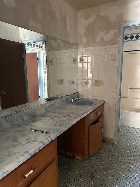 Bathroom in 205 Portorino Dr Hope Hull AL 36043